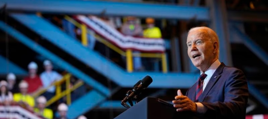 Biden ha pedido durante mucho tiempo a las empresas que contraten trabajadores sindicalizados,...