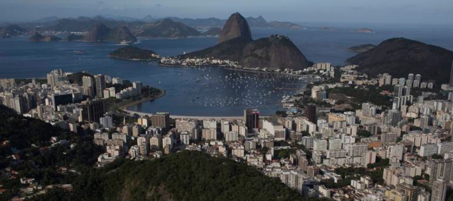 En Río de Janeiro, Roberto Camara ha sido testigo directo del aumento de la violencia contra...