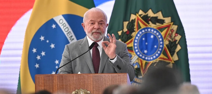 Lula también anunció nuevas medidas para restringir la pose y el porte de armas en...