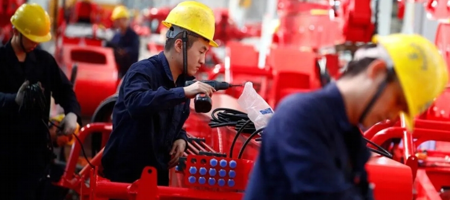 El Banco Popular de China recortó sorpresivamente sus principales tasas de interés de...