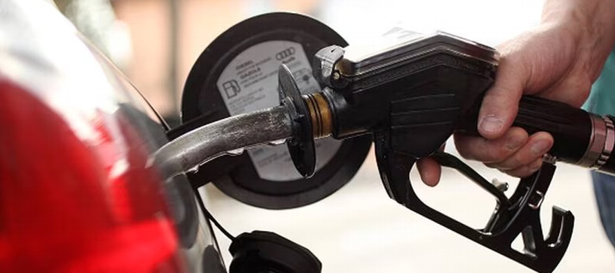 En el país, el precio promedio para la gasolina regular es de 22.213 por litro, la premium...