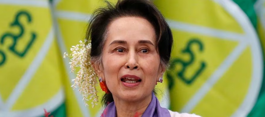 Suu Kyi, de 78 años, deberá cumplir 27 años de su pena original de 33.
