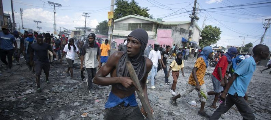 Louis-Henri Mars, director de Lakou Lapè, una organización popular haitiana de...