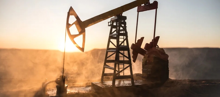 La demanda mundial de petróleo alcanzó un récord de 103 millones de barriles...