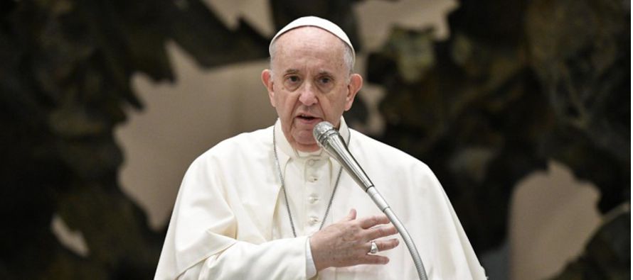 El papa Francisco el sábado advirtió sobre el peligro de reducir las relaciones...