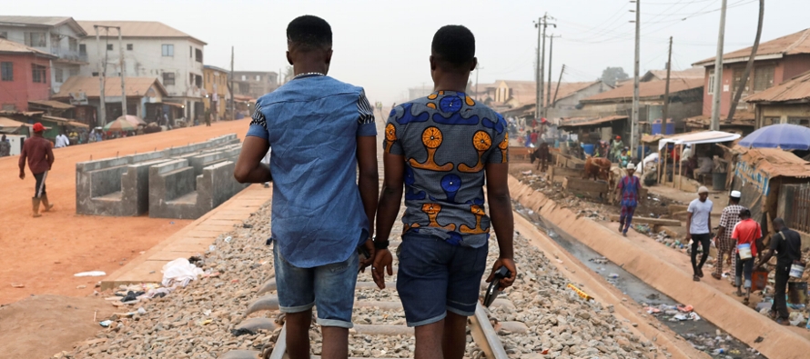 Los arrestos de personas gay son frecuentes en Nigeria, donde la Ley de Prohibición del...