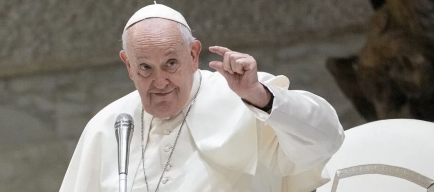 El pontífice reveló recientemente que estaba escribiendo una “segunda...