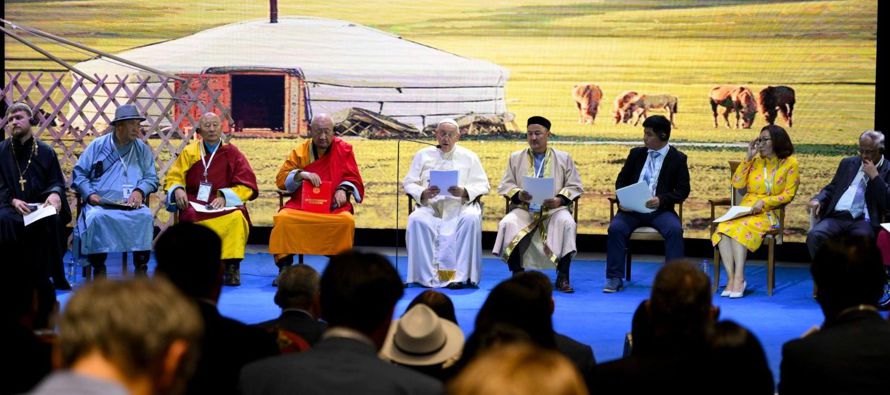 Once líderes de las regiones presentes en Mongolia enviaron su saludo al Papa en el...