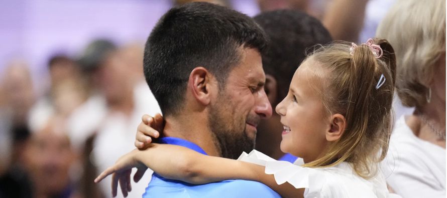 Con un rosario de recursos, Djokovic exprimió toda su energía para vencer el domingo...