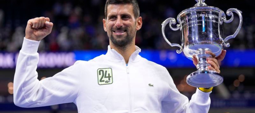 En la final del Abierto de Australia en enero, Djokovic derrotó a Stefanos Tsitsipas. En la...