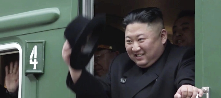 Pero, a diferencia de su padre, en ocasiones llega a tomar aviones. Se cree que Kim Jong Un, quien...