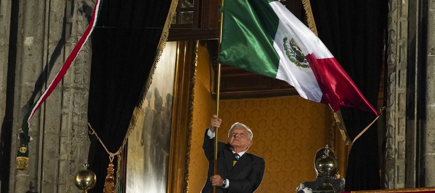López Obrador estuvo acompañado por su esposa en un acto donde los grandes ausentes...