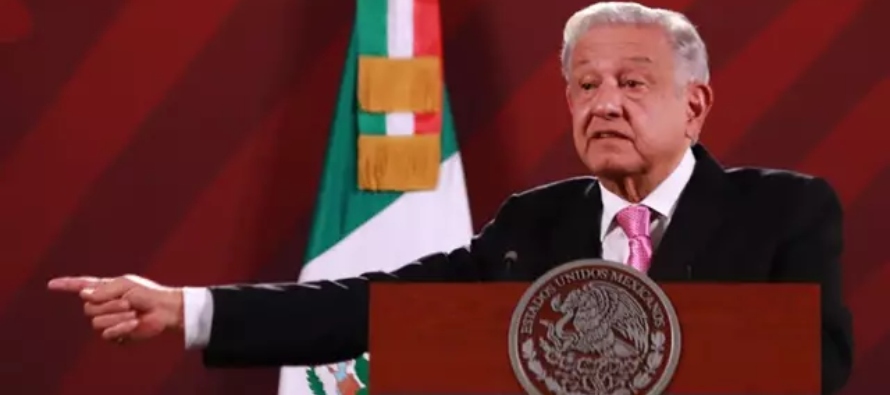 López Obrador se queja de que la nueva orden del instituto electoral no le permite hablar de ningún político