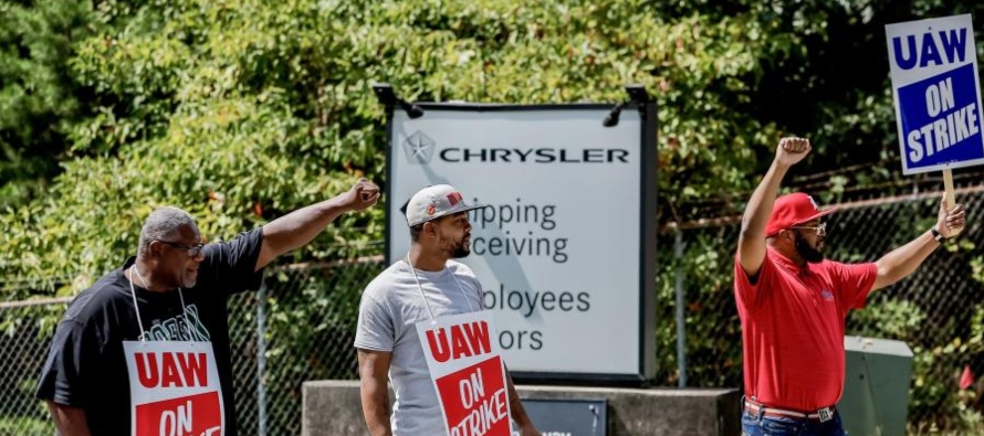 El conflicto laboral del sector automovilístico de Estados Unidos se agrava con nuevas huelgas