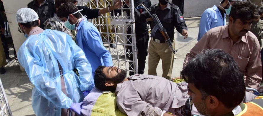 El atentado se produjo en Mastung, un distrito de la provincia de Baluchistán, donde unas...