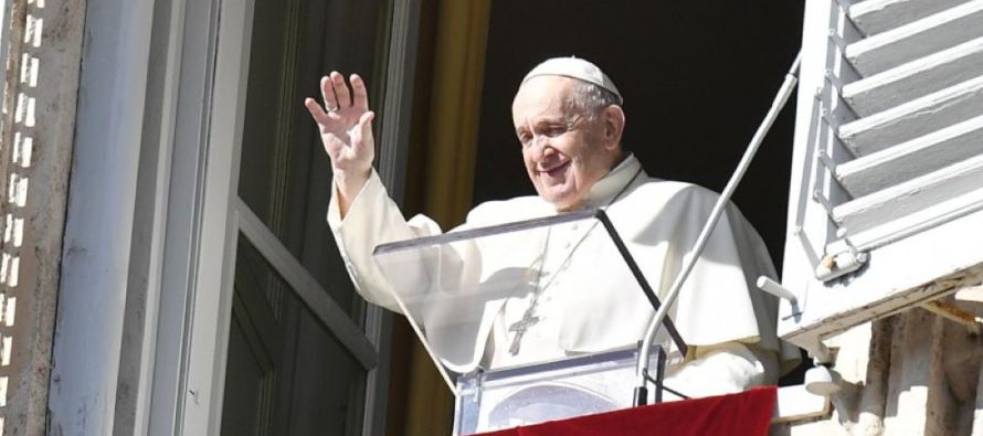 Desde el balcón pontificio, este mediodía el Papa Francisco explica la diferencia...