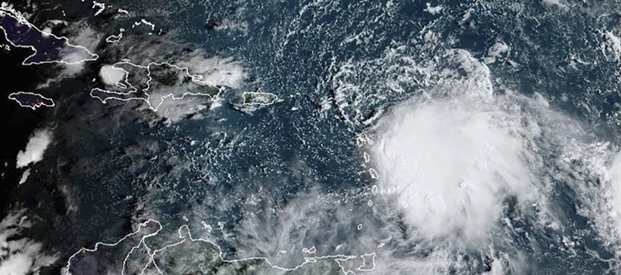 La tormenta se encontraba 760 kilómetros (470 millas) al sur de las Bermudas el jueves por...