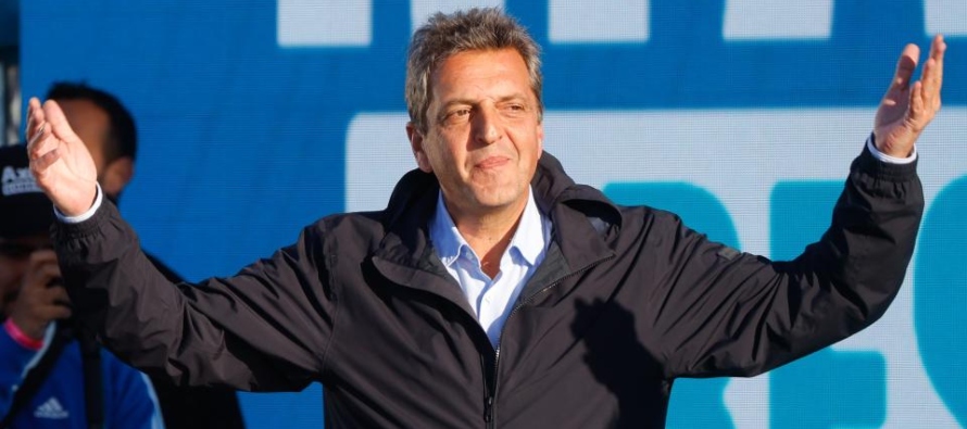 La proximidad electoral no ha impedido al mandatario argentino viajar a China, país con...