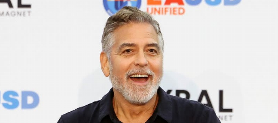 La oferta, confirmada por el portavoz de Clooney, proporcionaría al sindicato 150 millones...