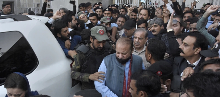 La decisión del Tribunal Superior de Islamabad fue un impulso para Sharif previo a las...