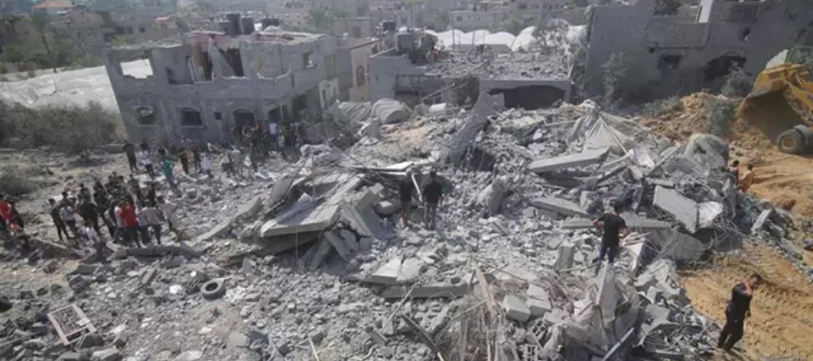 Poco antes, las autoridades de Gaza habían denunciado "decenas" de muertos y...