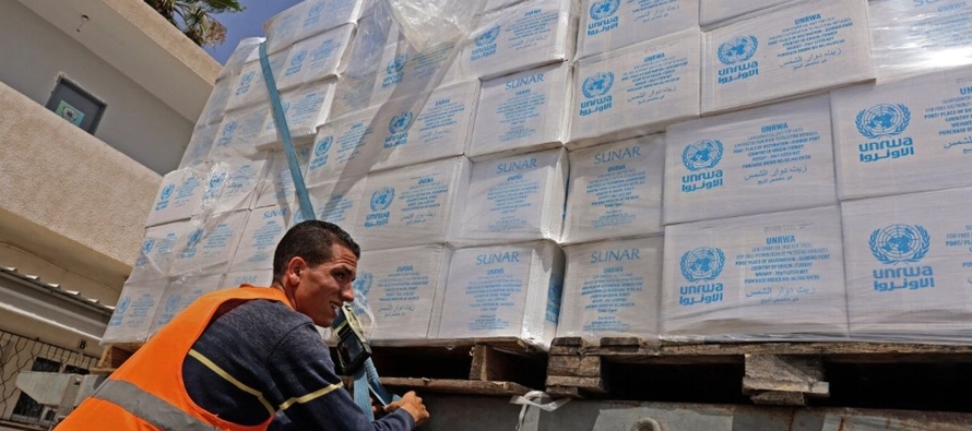 El presidente Luis Arce aprobó el envío de 73 toneladas de ayuda para "quienes...