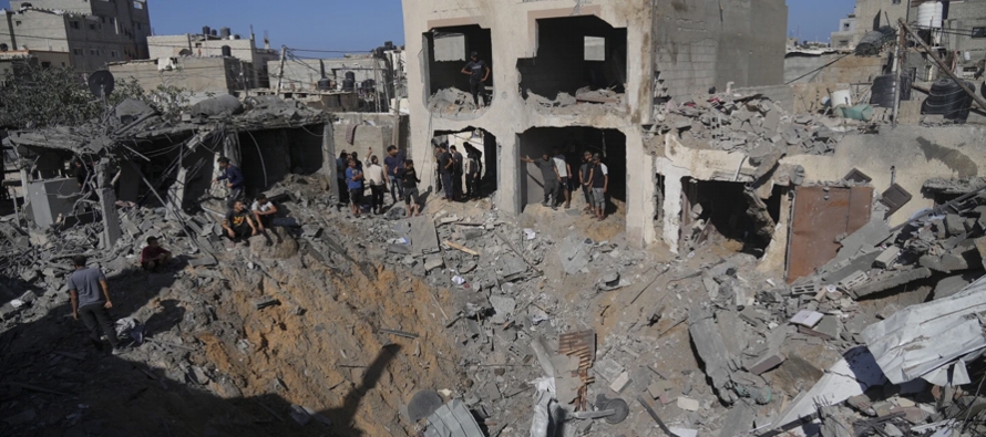 La cifra de palestinos muertos supera los 10,300, incluyendo más de 4,200 menores,...
