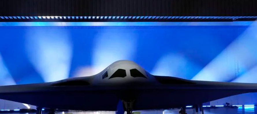 El B-21 forma parte de las iniciativas del Pentágono para modernizar las tres partes de su...