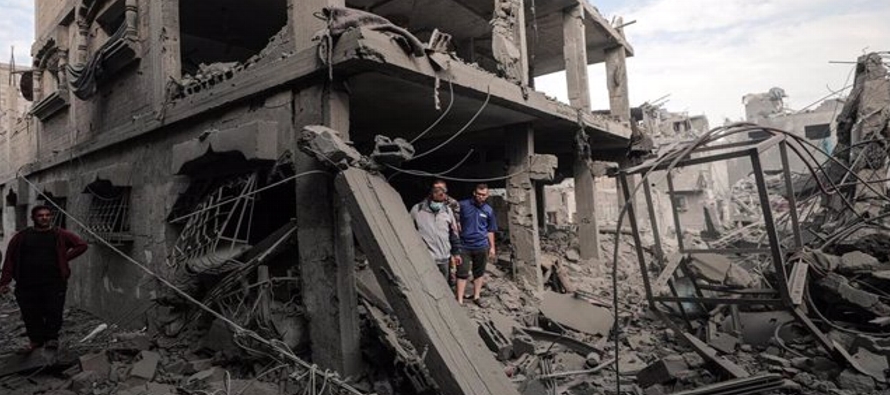 La agencia de noticias palestina WAFA ha asegurado que ya han sido enterrados 170 cuerpos en esta...