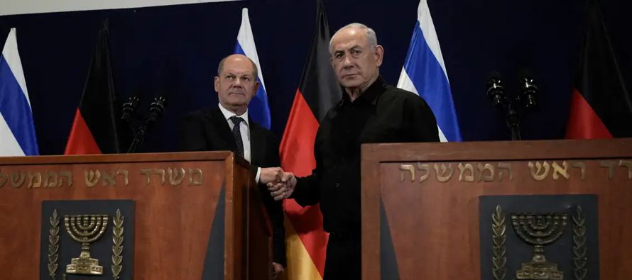 El canciller alemán Olaf Scholz y el primer ministro israelí Benjamin Netanyahu...
