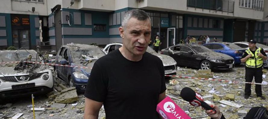El alcalde de Kiev, Vitali Klitschko, ha criticado los "errores" del presidente...