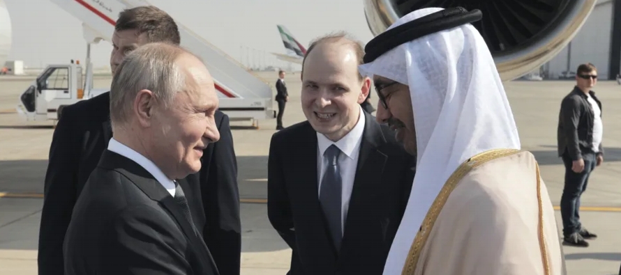 Putin caracterizó las relaciones con el reino saudí como "muy buenas" y...