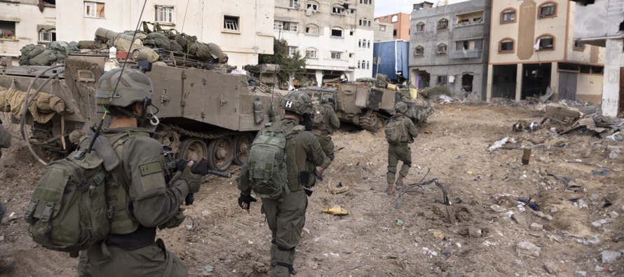 Israel ha prometido seguir peleando hasta expulsar a Hamás del poder, desmantelar su...