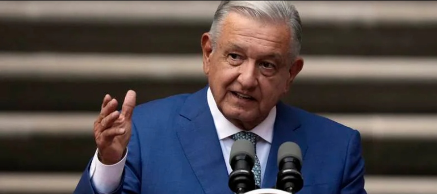 López Obrador es consciente de que para lograr ese objetivo se necesitaría reformar...