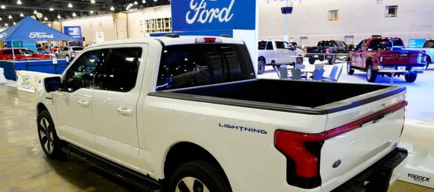 Ante la demanda inferior a lo previsto y los resultados financieros, Ford anunció en octubre...