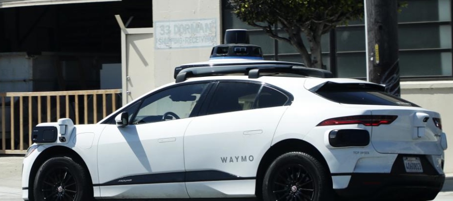 El estudio de Waymo comparó las tasas de accidentes de sus vehículos autónomos...