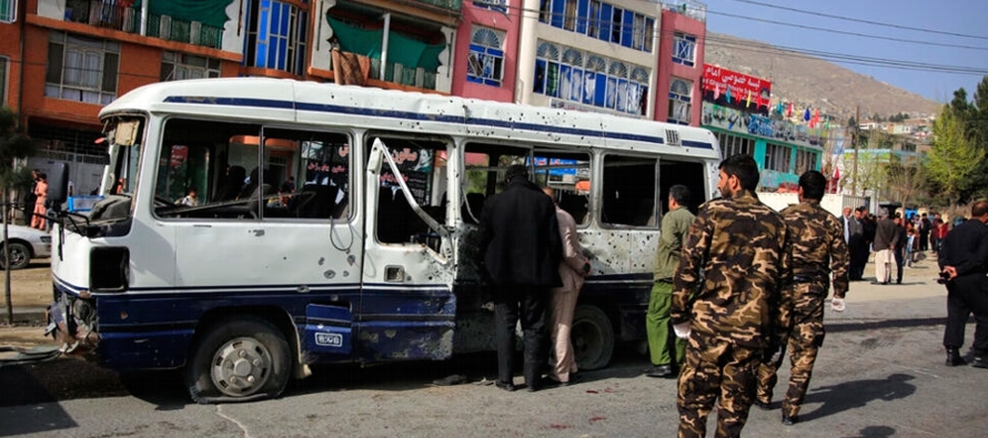 El portavoz de la policía, Khalid Zadran, dijo que la explosión ocurrió en la...