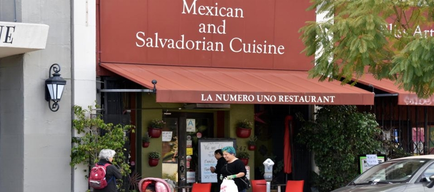 Los restaurantes en que se sirve comida principalmente mexicana son especialmente comunes en...