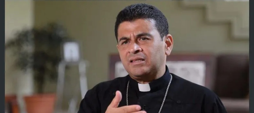 El gobierno de Nicaragua confirmó el domingo que excarceló al obispo católico...