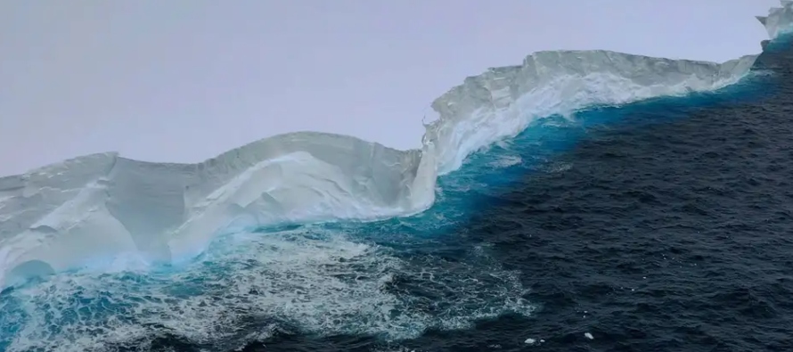 La BBC reportó que el constante movimiento de esta enorme masa de hielo determinará...