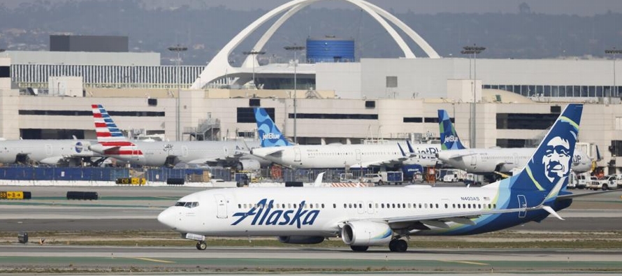 En un comunicado, la FAA reconoce que los aviones mencionados no son parte de la flota 737-9 MAX...