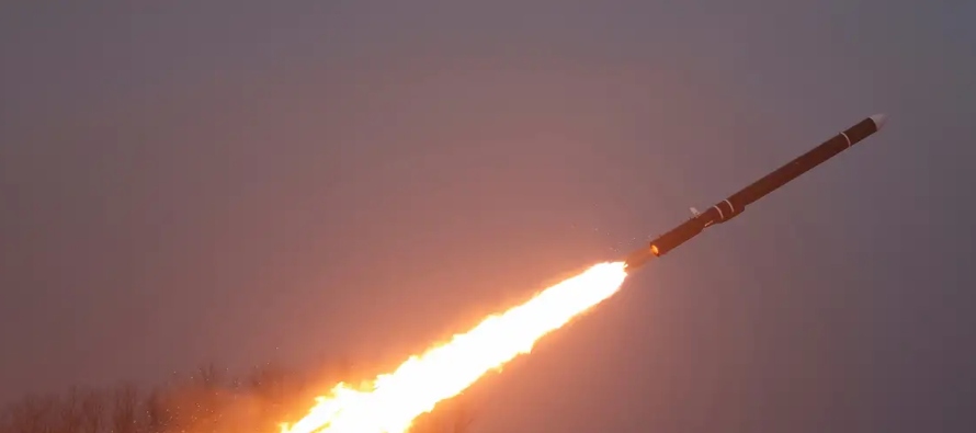 Corea del Norte dijo que probó misiles de crucero equipados con nuevas ojivas...