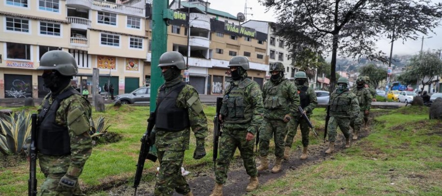 La espiral de violencia en Ecuador se desató cuando aparentemente el presidente se...