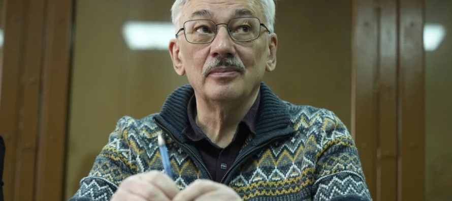La fiscalía exigió que Oleg Orlov, de 70 años, sea declarado culpable de...