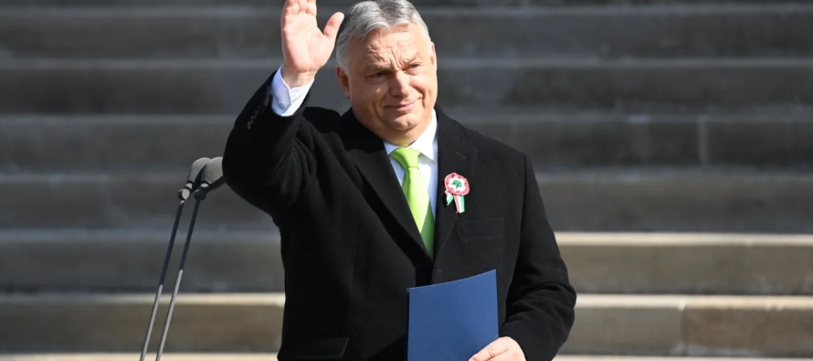 "Los europeos temen de que la UE les quite la libertad", enfatizó Orbán,...