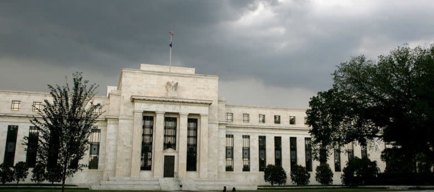 Nueve de los 19 responsables de política monetaria de la Fed prevén tres recortes de...