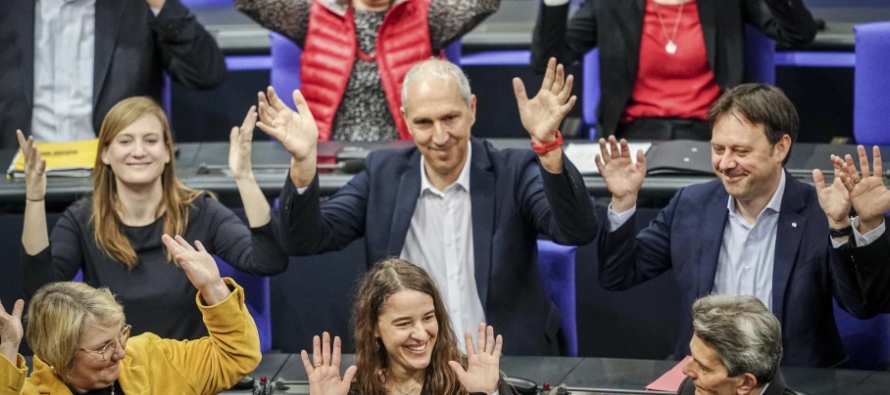 El parlamento de Alemania dio la bienvenida el jueves a su primera legisladora sorda en un momento...