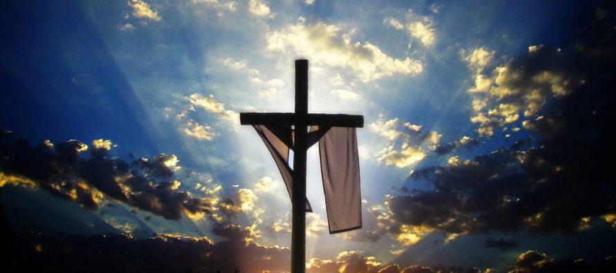 Luego de que Jesucristo fuera crucificado, los creyentes esperan su resurrección al tercer...