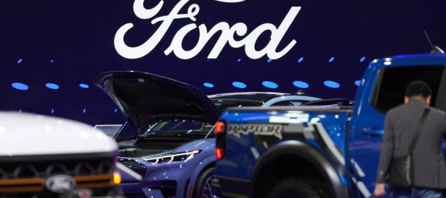 Ford señaló en un comunicado que prevé que las ventas de híbridos...