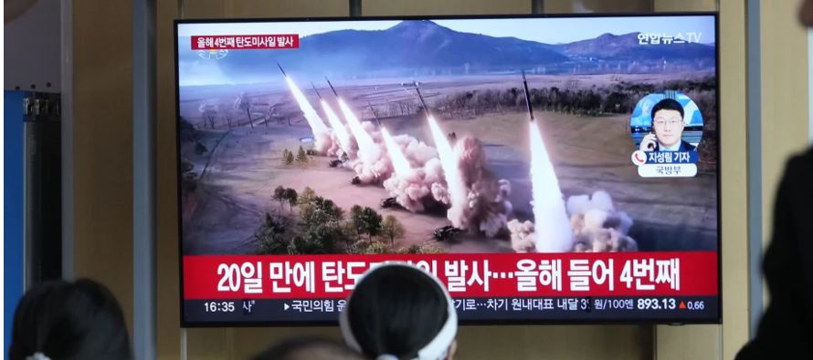Según la ACNC, Kim expresó su satisfacción y dijo que los lanzacohetes...